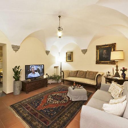 Via Dei Fossi Apartment Флоренция Экстерьер фото