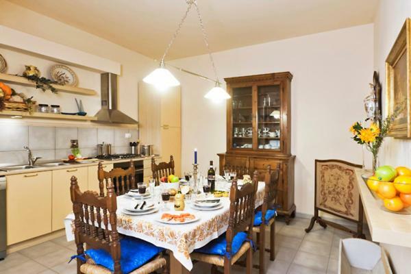 Via Dei Fossi Apartment Флоренция Экстерьер фото