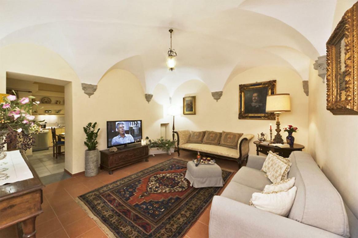 Via Dei Fossi Apartment Флоренция Экстерьер фото